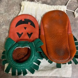 Size 7 pumpkin freshly picked moccasins